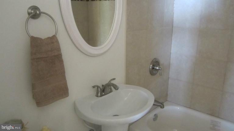 14502 Fullerton Road Woodbridge, VA 22193 - Photo 21 of 30 Bath