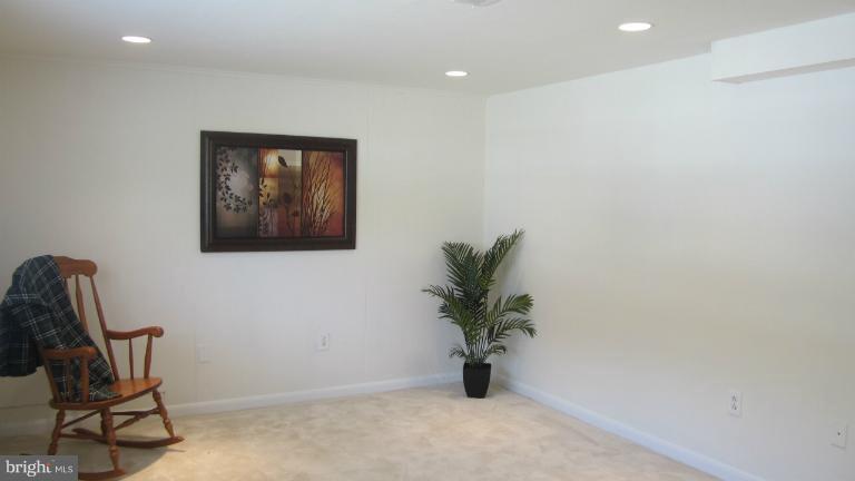 14502 Fullerton Road Woodbridge, VA 22193 - Photo 22 of 30 Family Room
