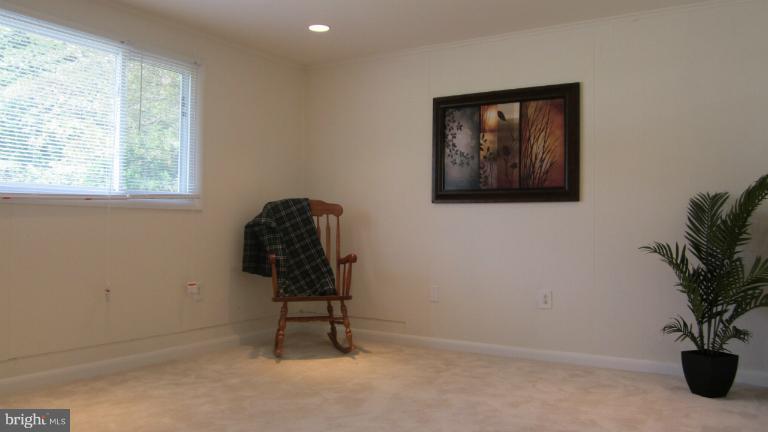 14502 Fullerton Road Woodbridge, VA 22193 - Photo 23 of 30 Family Room