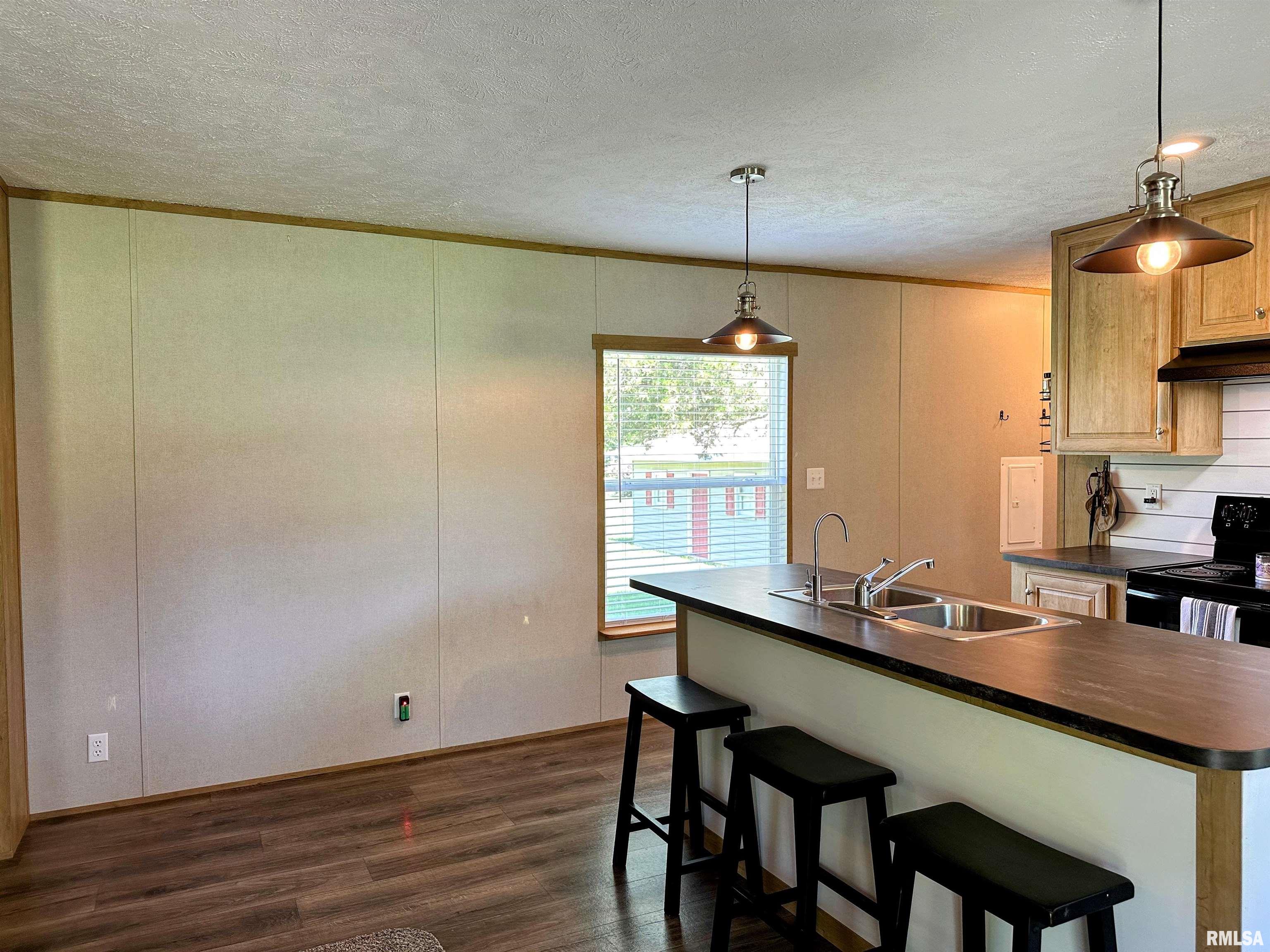 300 4th Street Colp, IL 62918 - Photo 5 of 48