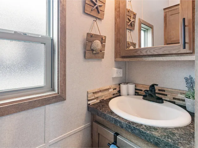 $289,000 | 2 Angler Lane, South Hero, VT 05486