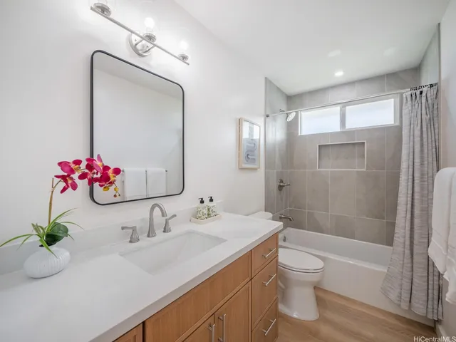 $2,200,000 | 244 Kihapai Street, Unit A, Kailua, HI 96734