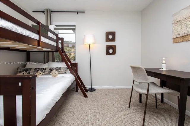 a view of entryway with furniture