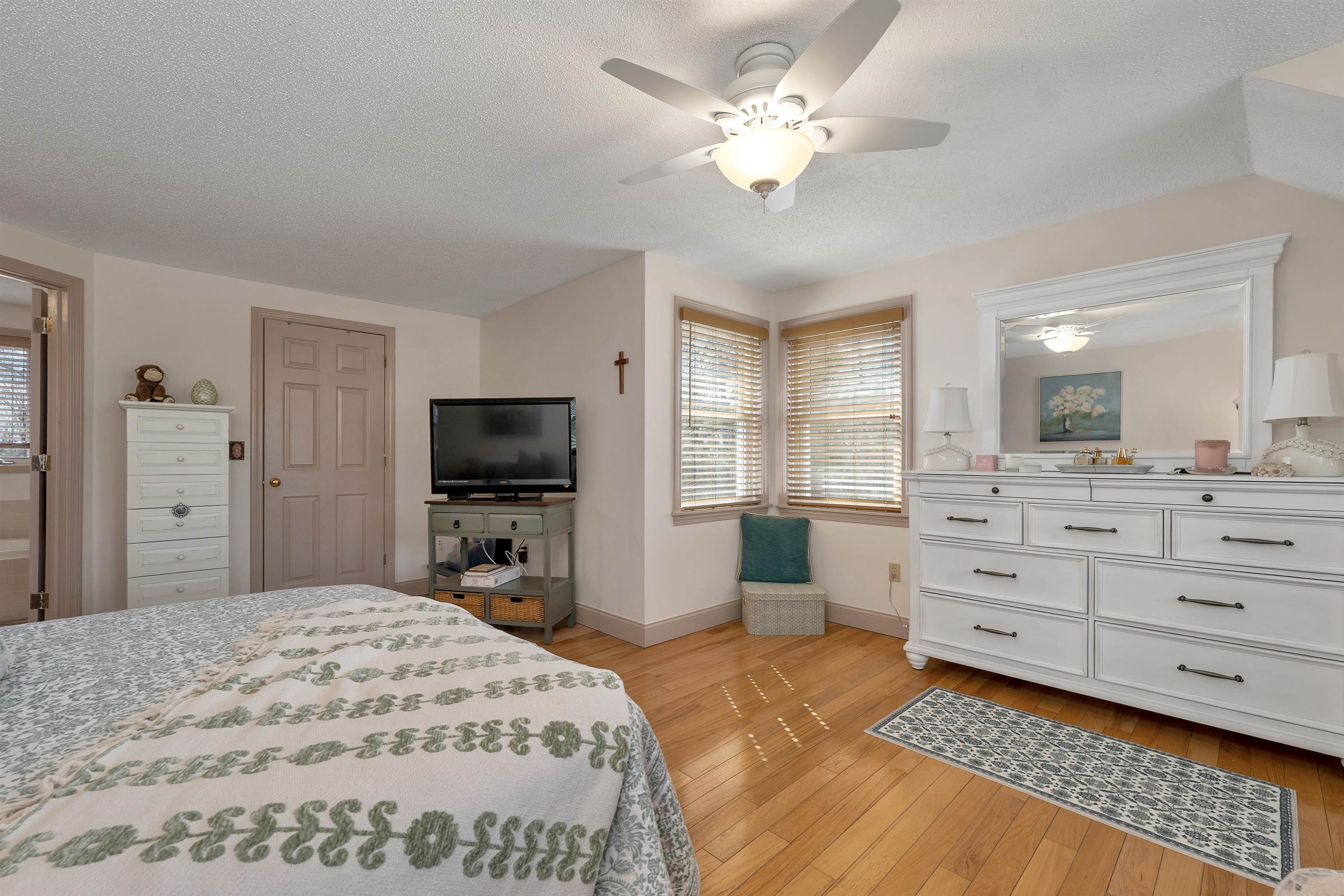 331 Fox Run Road Hudson, NH 03051 - Photo 16 of 46