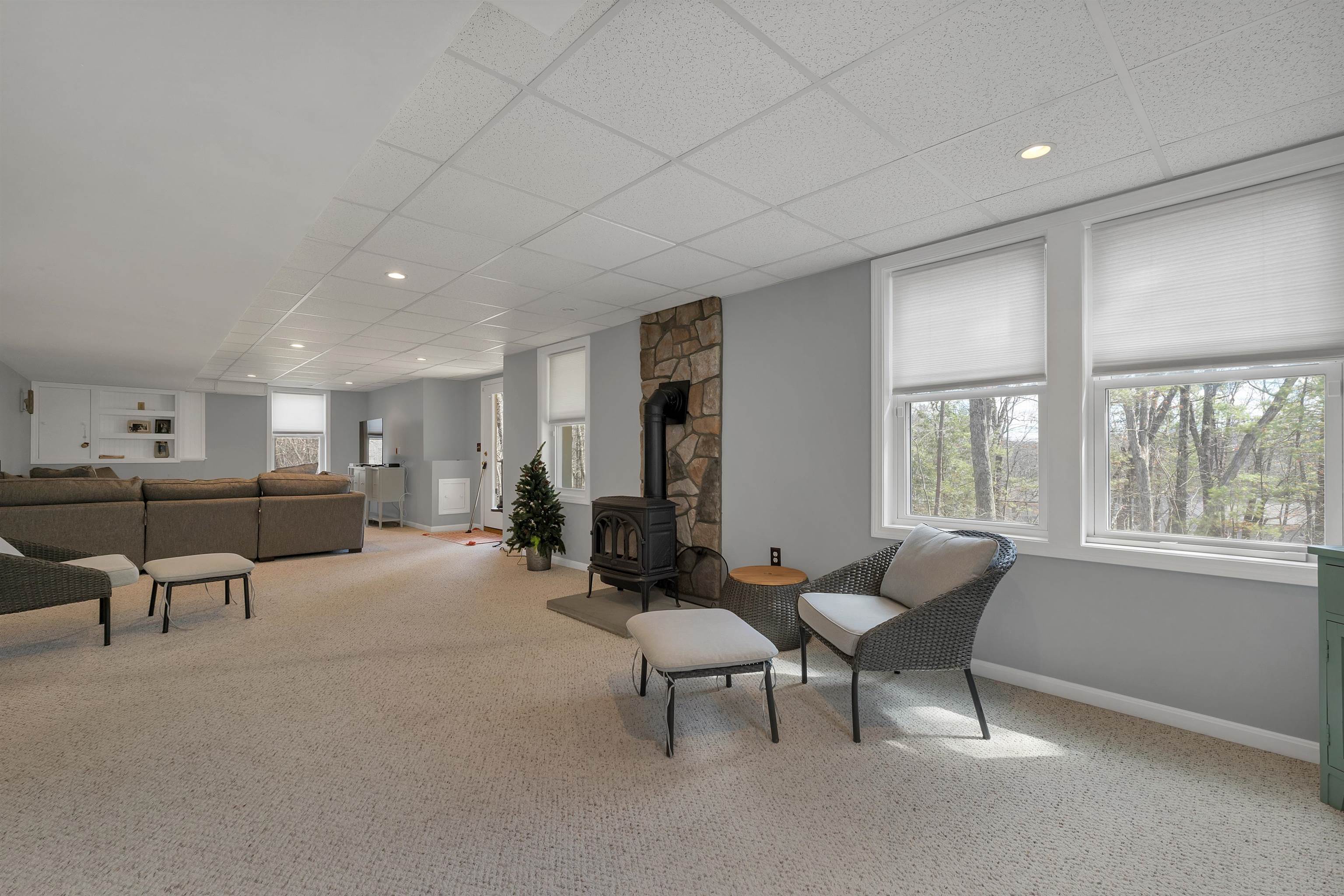 331 Fox Run Road Hudson, NH 03051 - Photo 30 of 46