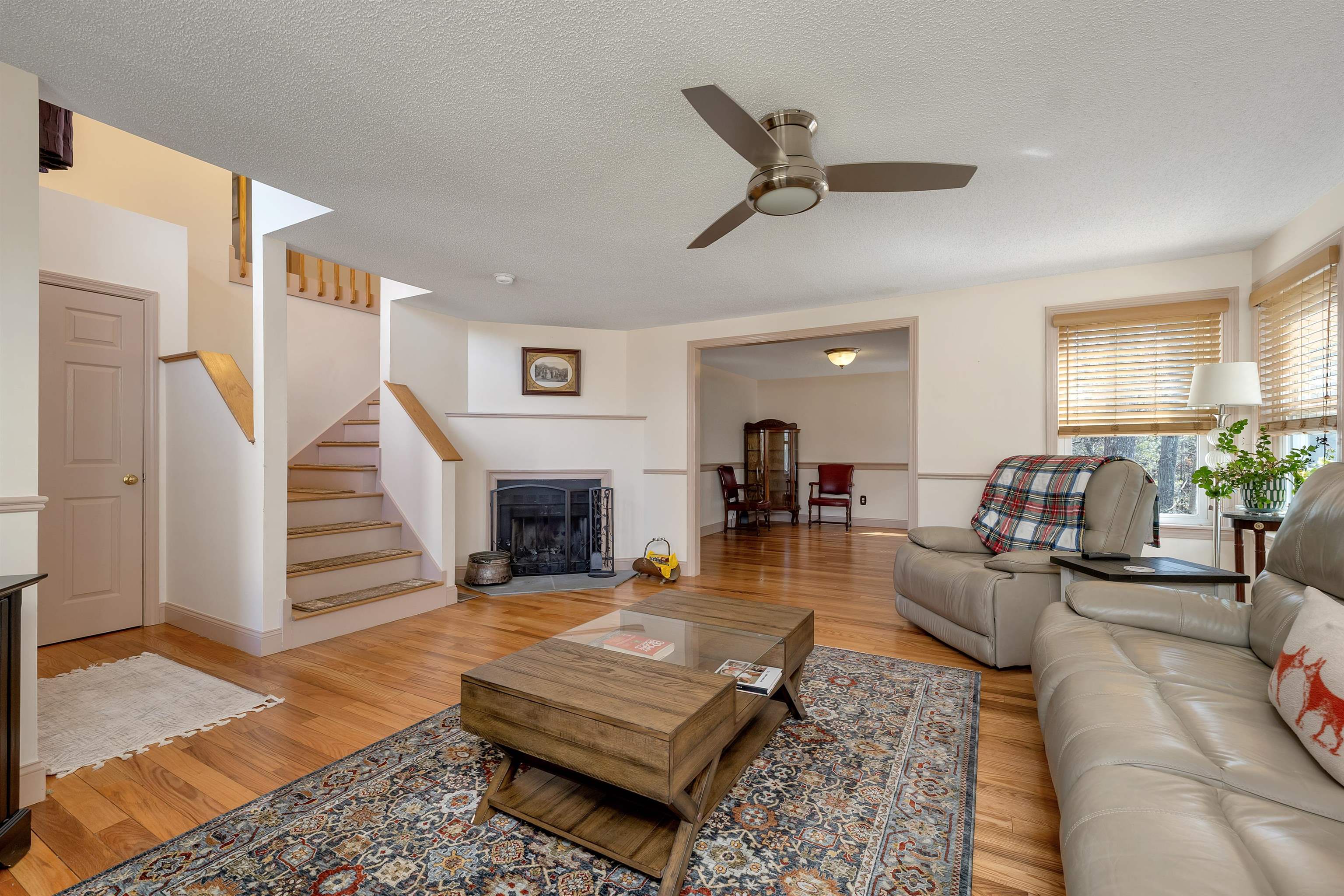 331 Fox Run Road Hudson, NH 03051 - Photo 4 of 46