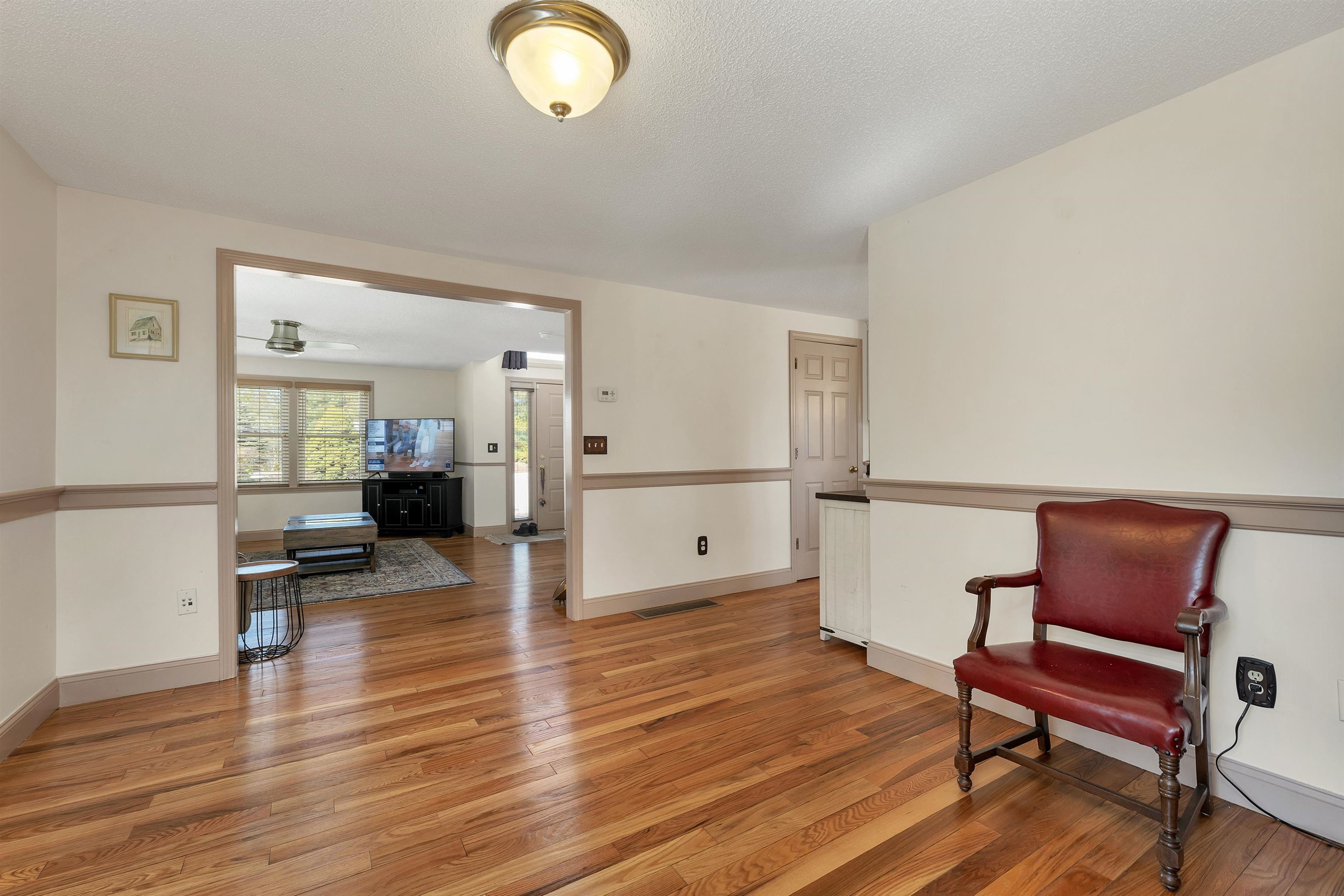 331 Fox Run Road Hudson, NH 03051 - Photo 7 of 46