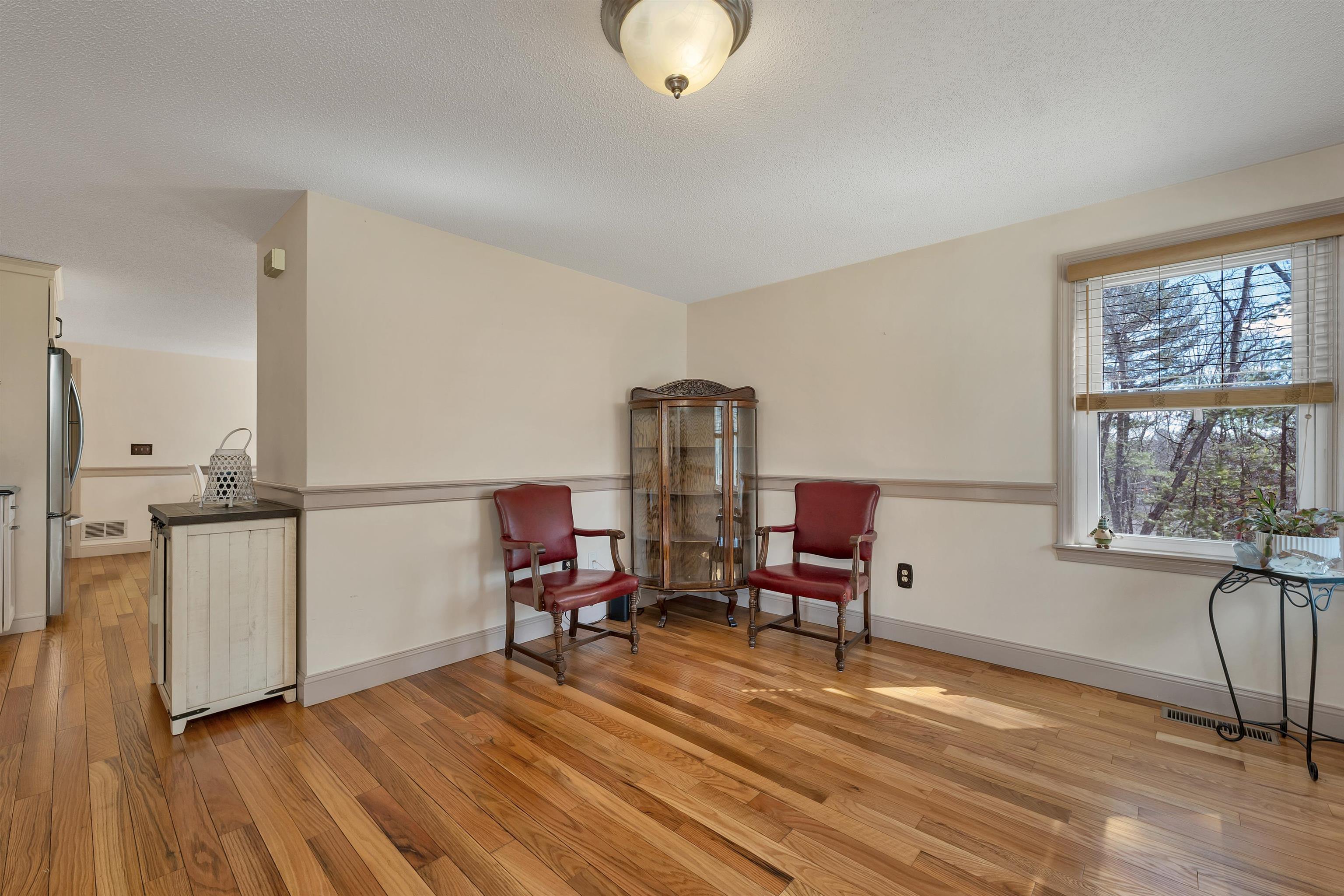 331 Fox Run Road Hudson, NH 03051 - Photo 8 of 46
