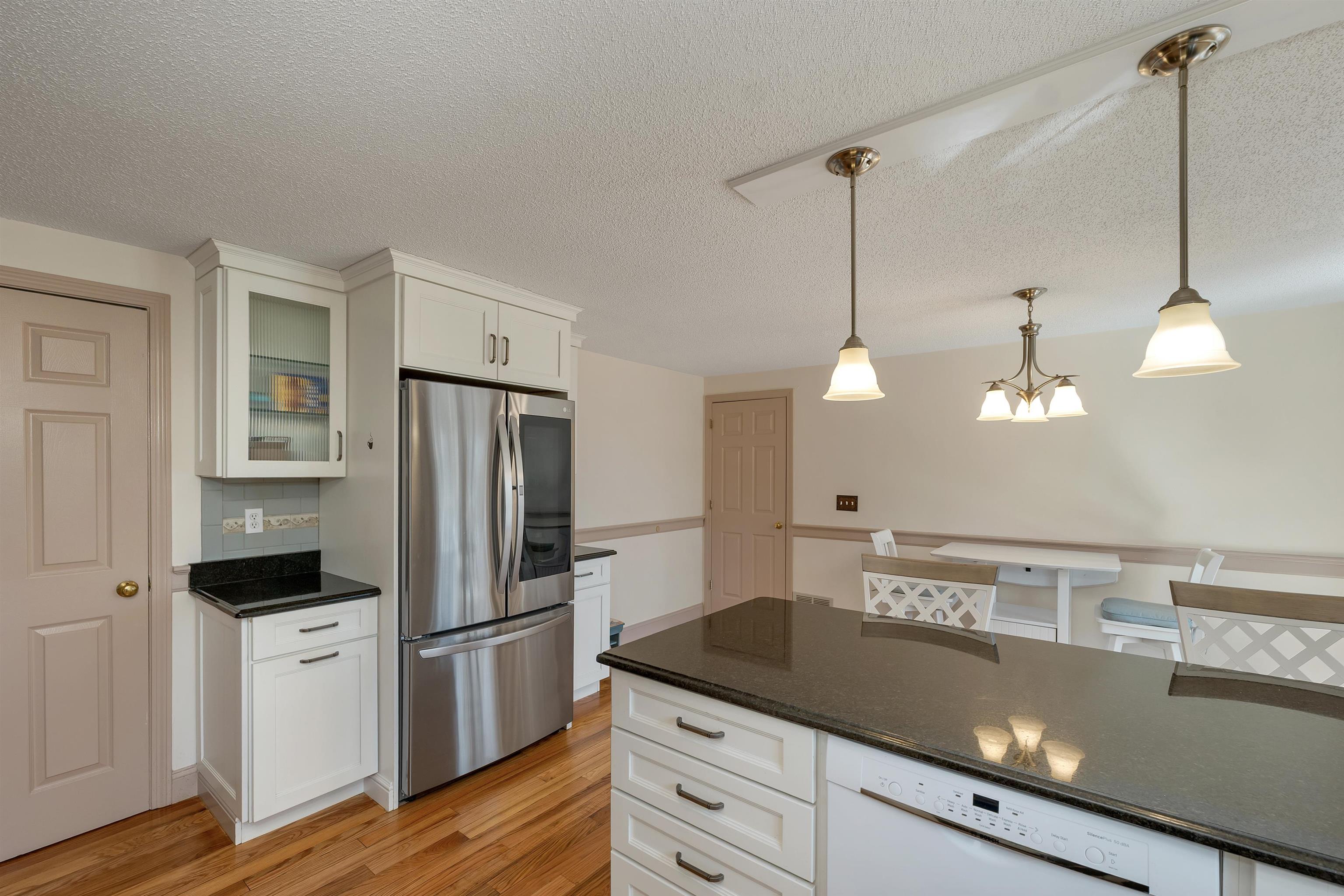 331 Fox Run Road Hudson, NH 03051 - Photo 10 of 46