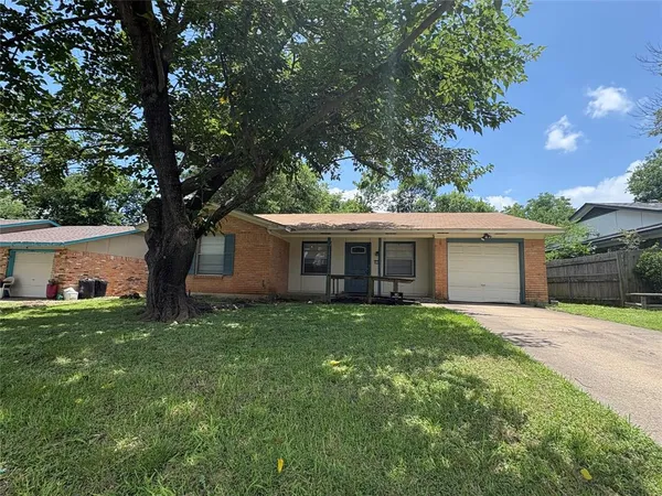 $1,850 | 334 Linkwood Drive, Duncanville, TX 75137
