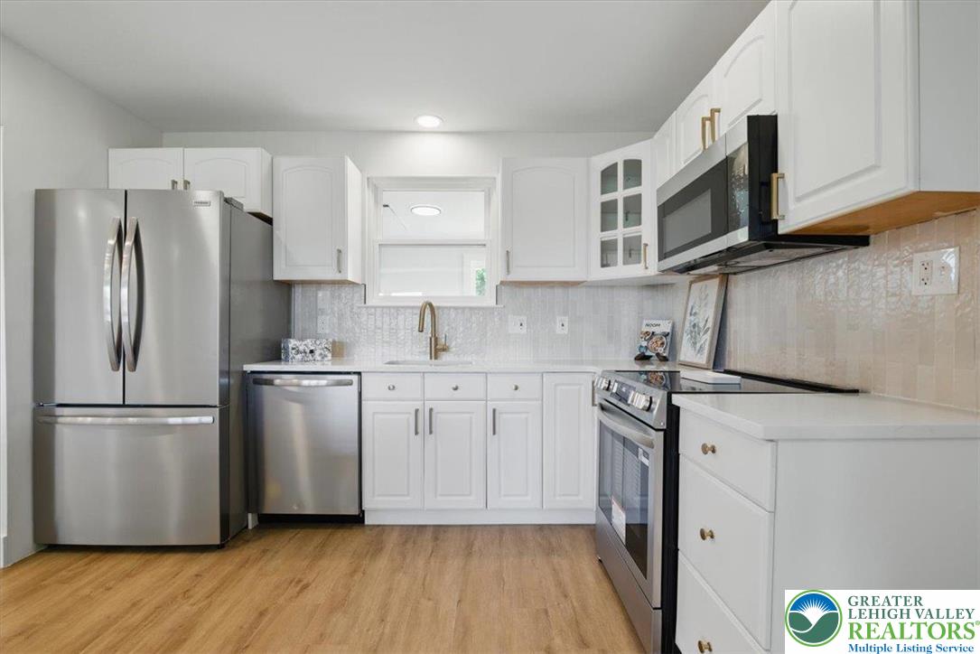 402 Cherry Hill Road Nazareth, PA 18064 - Photo 8 of 31 Gallery Image 8