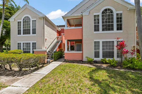 $2,500 | 1055 Crystal Way, Unit A, Delray Beach, FL 33444