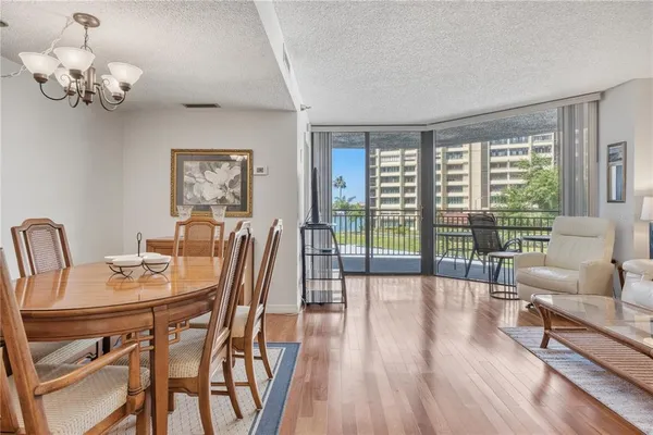 $2,900 | 690 Island Way, Unit 307, Clearwater Beach, FL 33767