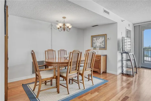 $2,900 | 690 Island Way, Unit 307, Clearwater Beach, FL 33767