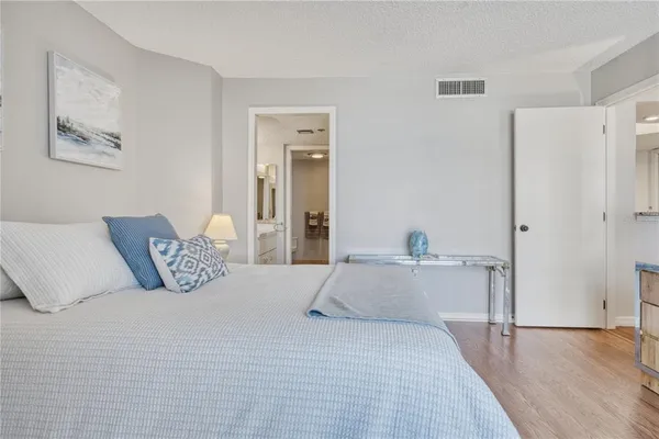 $2,900 | 690 Island Way, Unit 307, Clearwater Beach, FL 33767