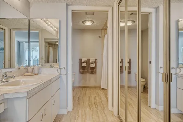 $2,900 | 690 Island Way, Unit 307, Clearwater Beach, FL 33767