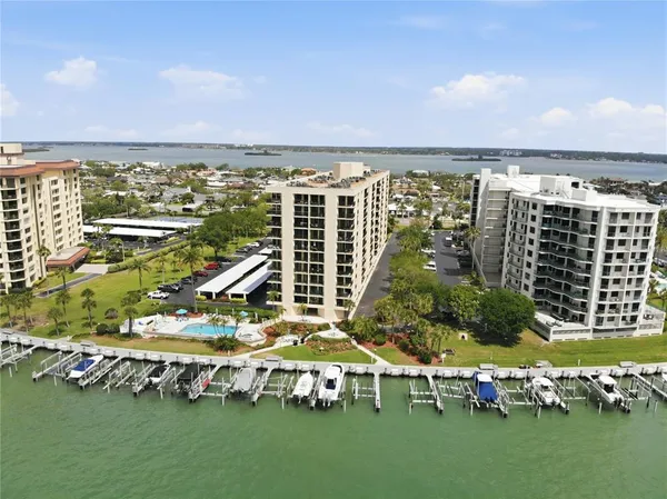 $2,900 | 690 Island Way, Unit 307, Clearwater Beach, FL 33767