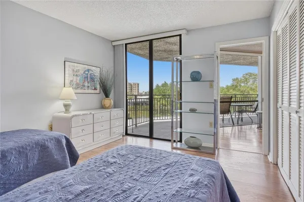 $2,900 | 690 Island Way, Unit 307, Clearwater Beach, FL 33767