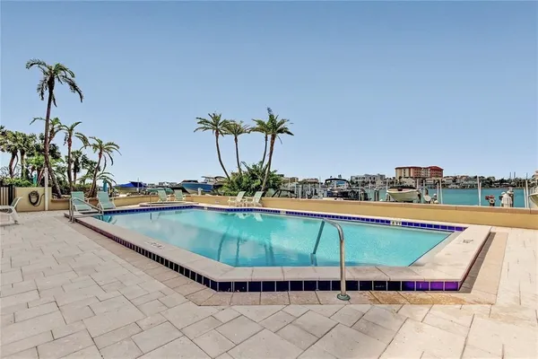 $2,900 | 690 Island Way, Unit 307, Clearwater Beach, FL 33767