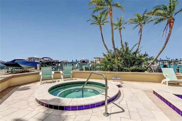 $2,900 | 690 Island Way, Unit 307, Clearwater Beach, FL 33767