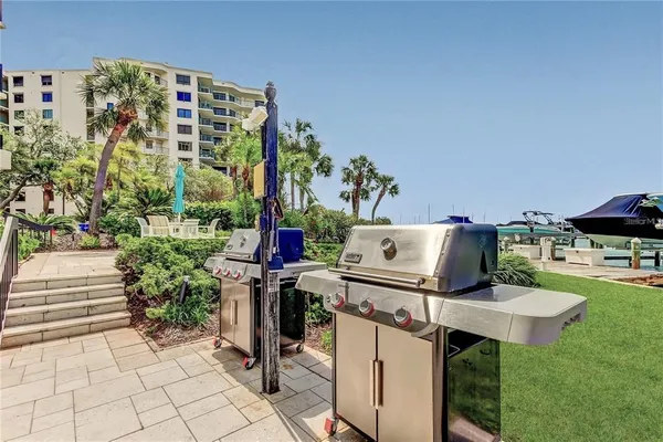 $2,900 | 690 Island Way, Unit 307, Clearwater Beach, FL 33767