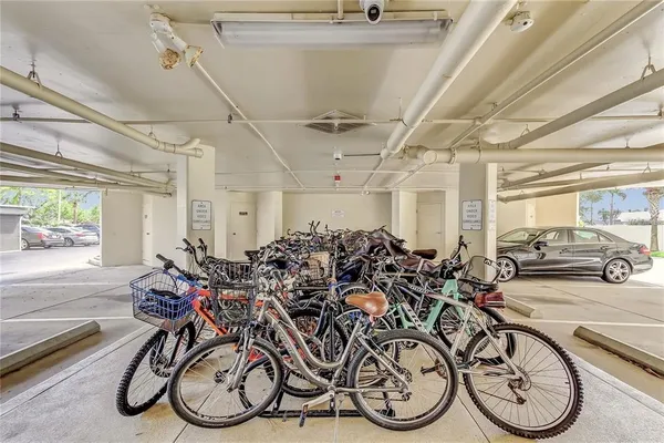 $2,900 | 690 Island Way, Unit 307, Clearwater Beach, FL 33767