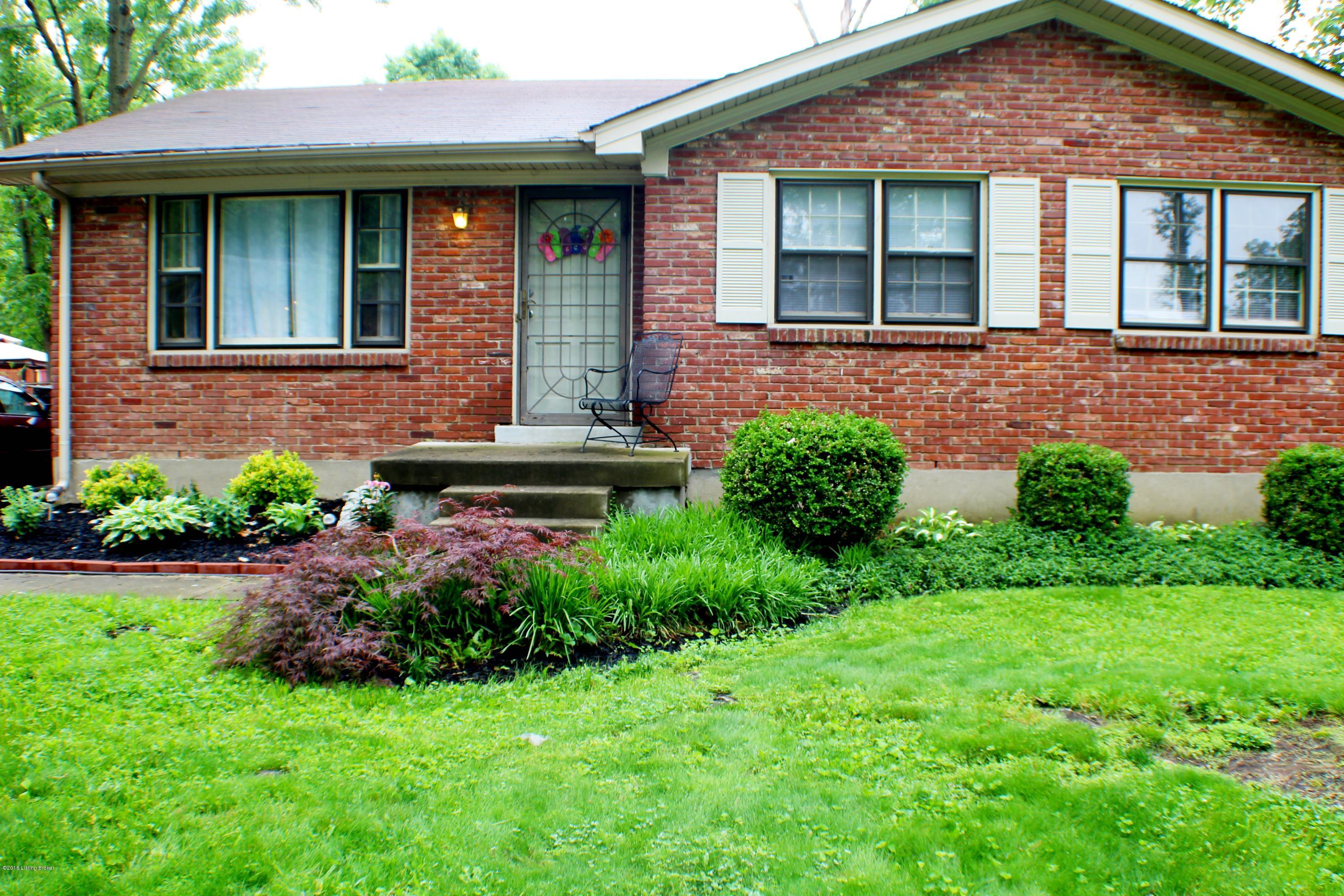 820 Flicker Road Louisville, KY 40214 - Photo 5 of 27 Front 7