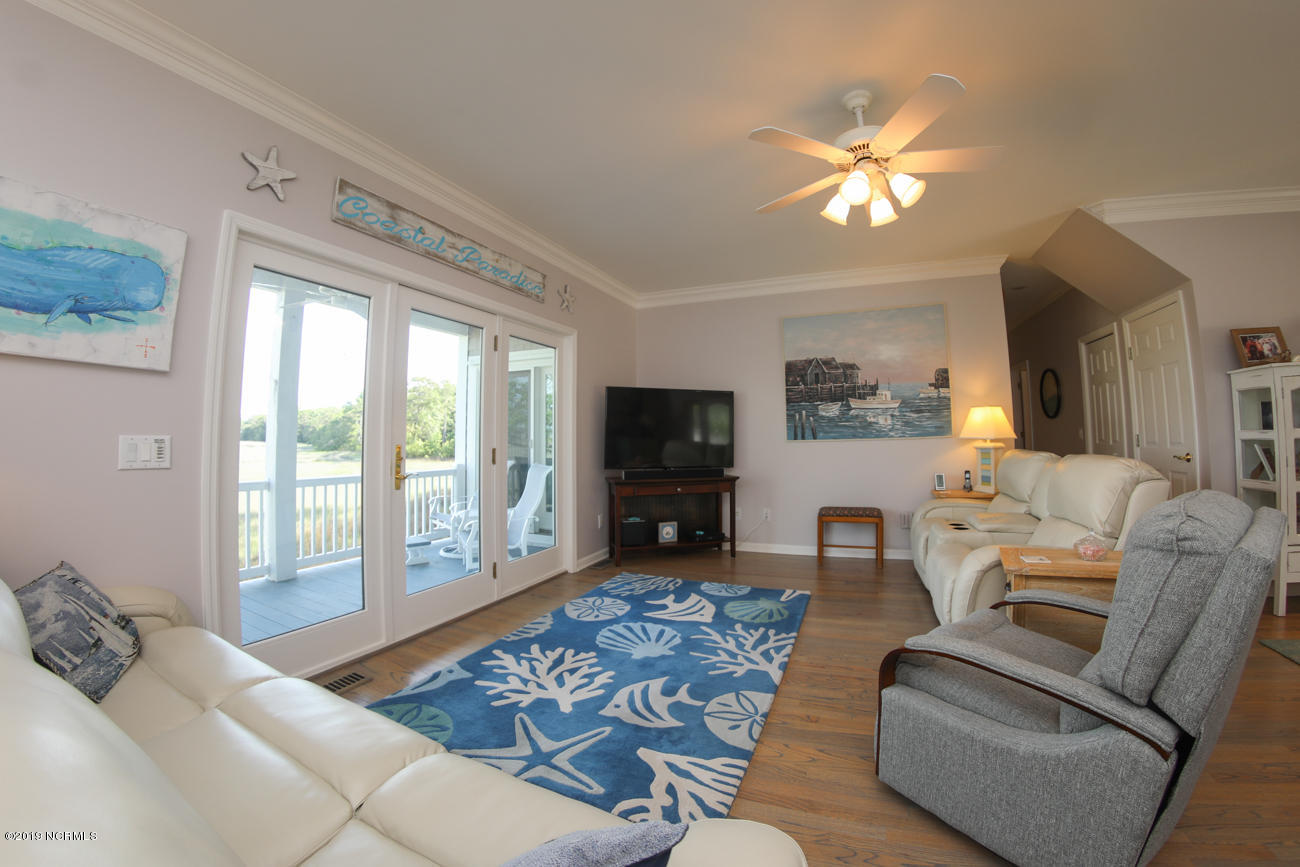 3782 Windy Point Road Southwest Supply, NC 28462 - Photo 26 of 45 Living Room