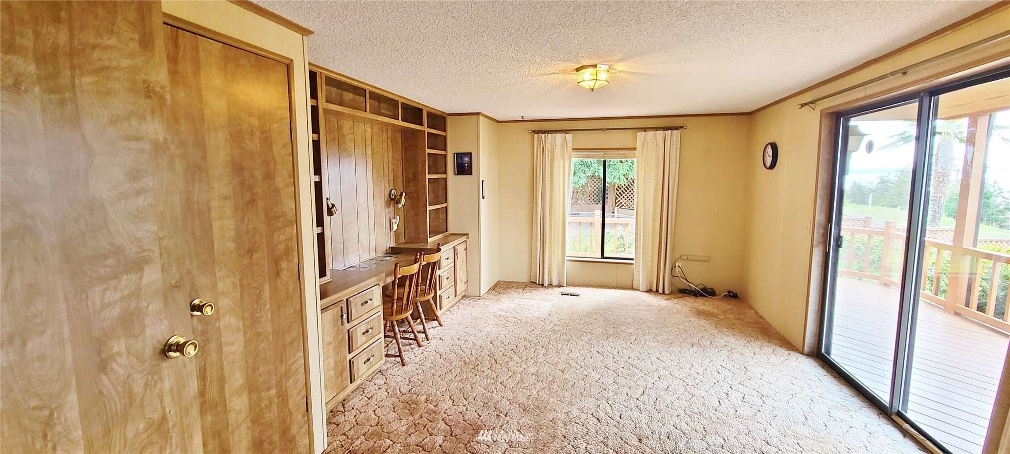 410 Discovery Way Sequim, WA 98382 - Photo 14 of 34 a view of hallway with natural light