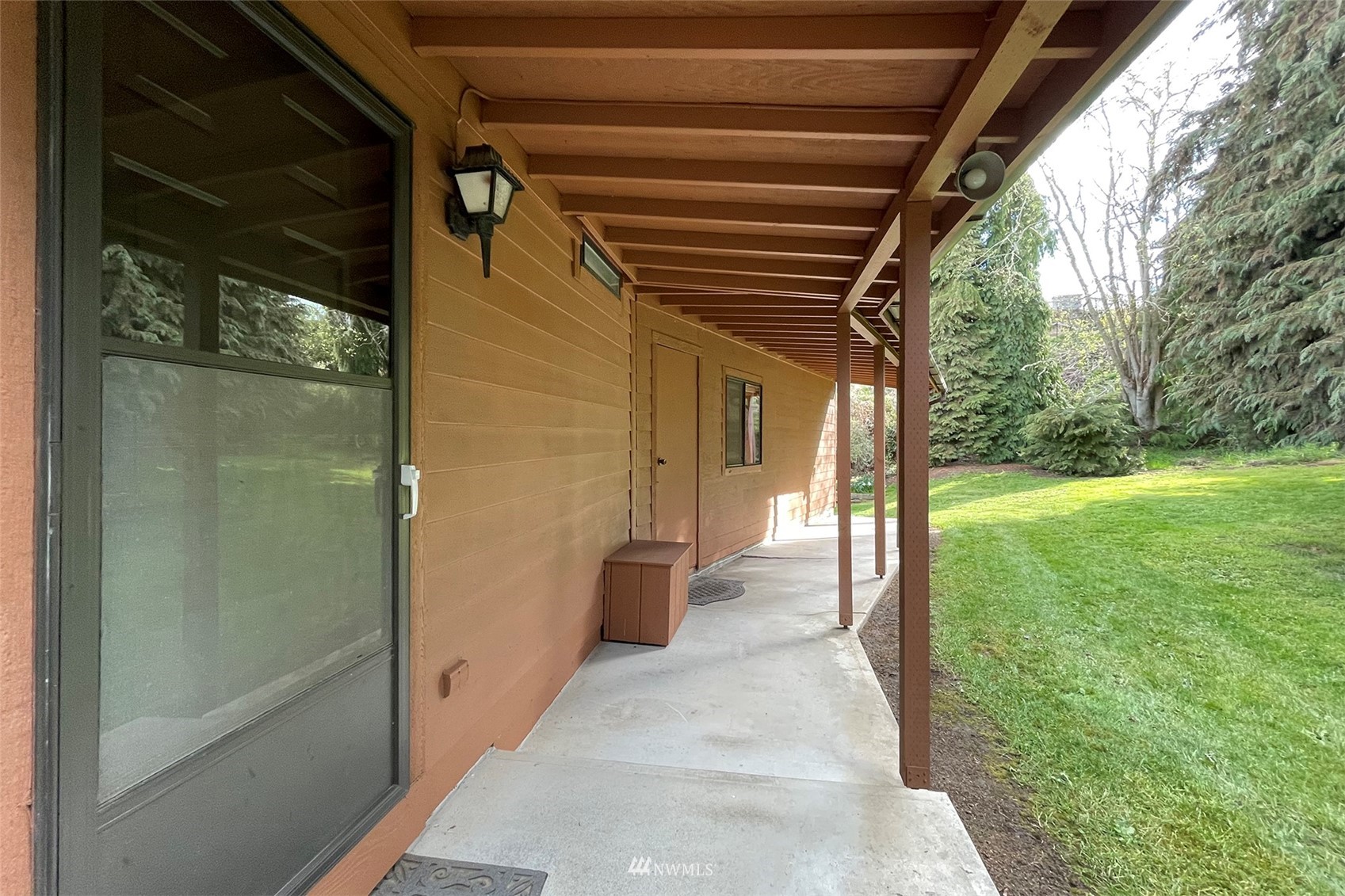 410 Discovery Way Sequim, WA 98382 - Photo 27 of 34 a view of a porch