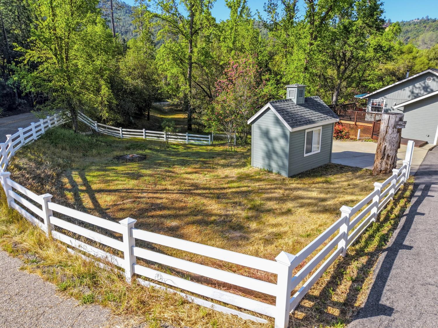 37927 China Creek Road Oakhurst, CA 93644 - Photo 27 of 38