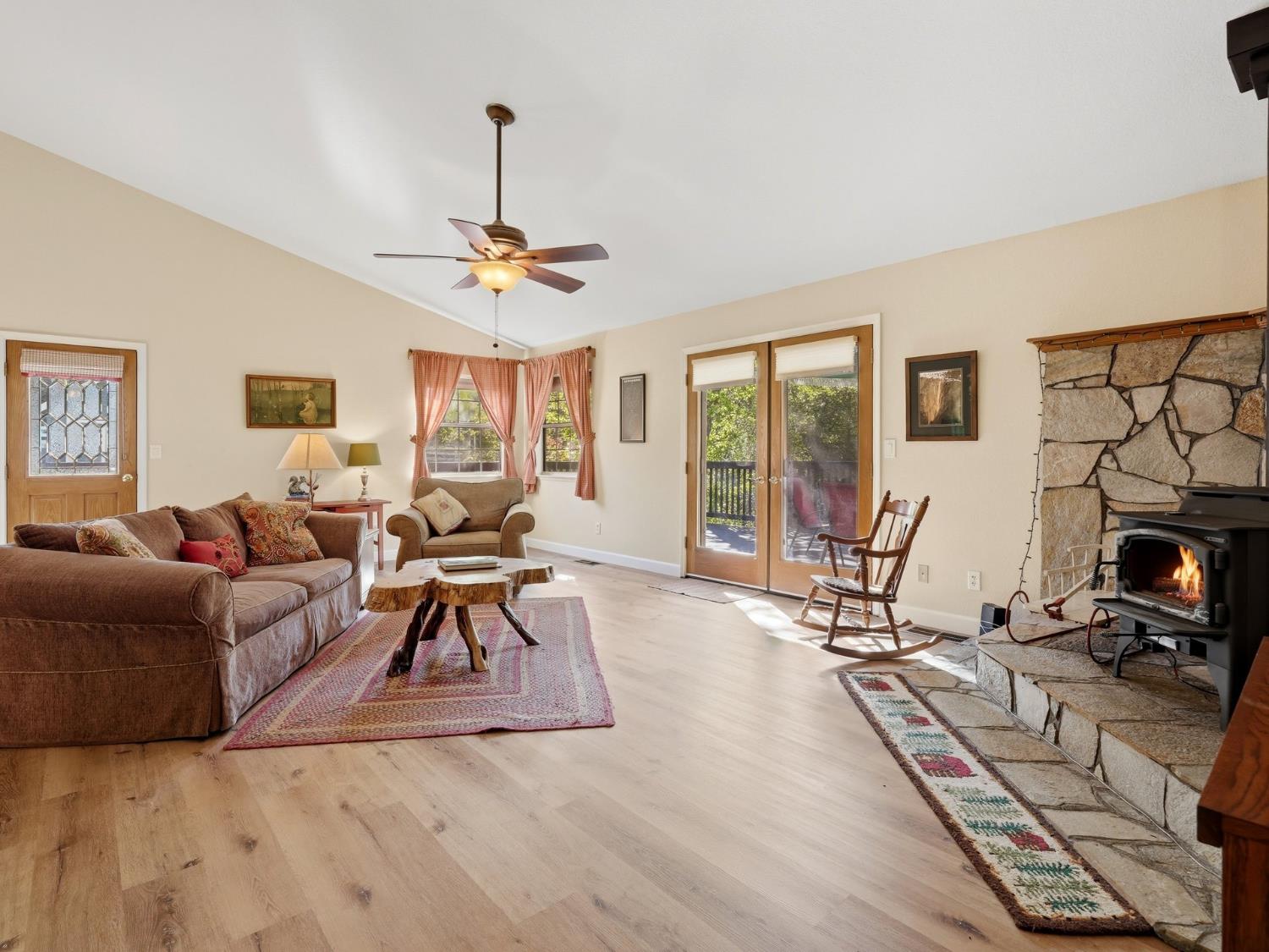 37927 China Creek Road Oakhurst, CA 93644 - Photo 6 of 38