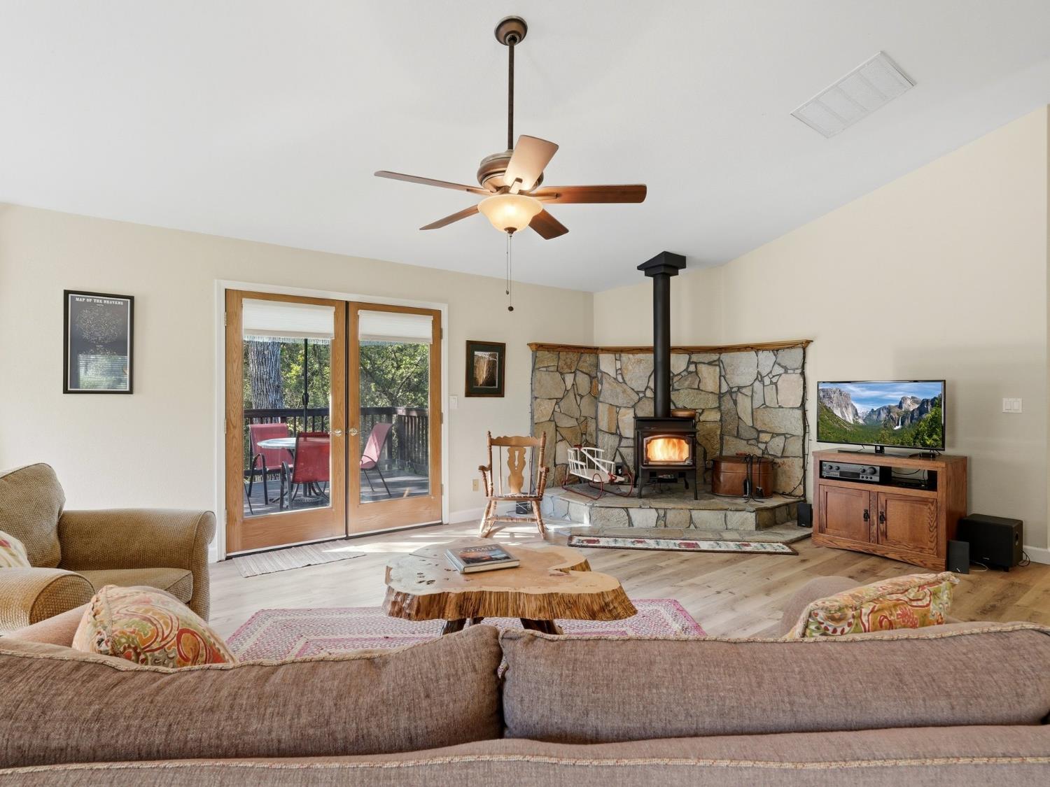 37927 China Creek Road Oakhurst, CA 93644 - Photo 8 of 38