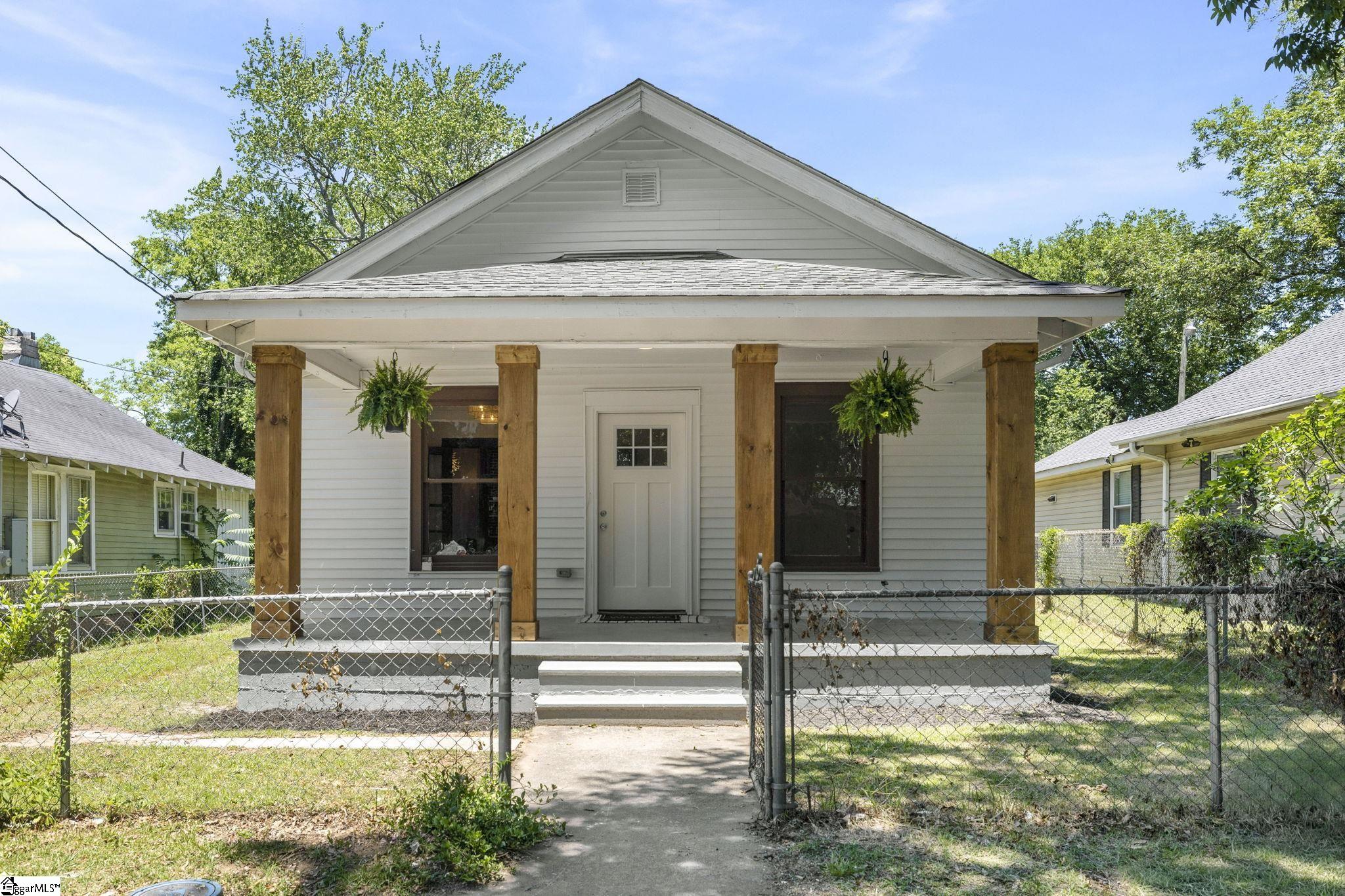8 Bragg Street Greenville, SC 29611 - Photo 3 of 30