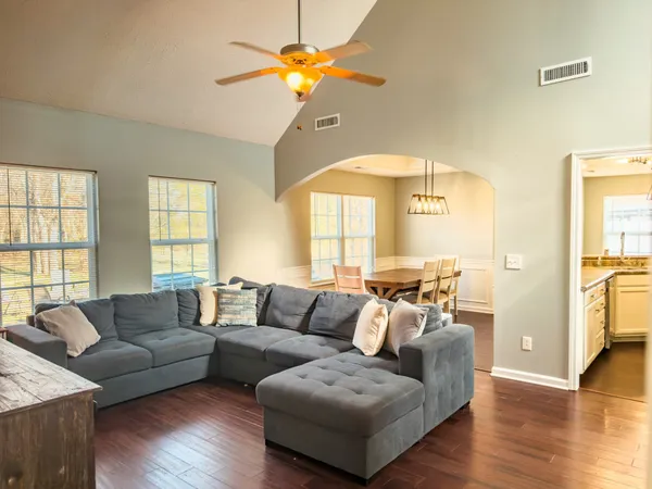 $395,000 | 1122 Thompson Farms Street, Lascassas, TN 37085