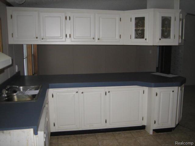 5900 Burdick Road Lapeer, MI 48446 - Photo 5 of 10 018.jpg