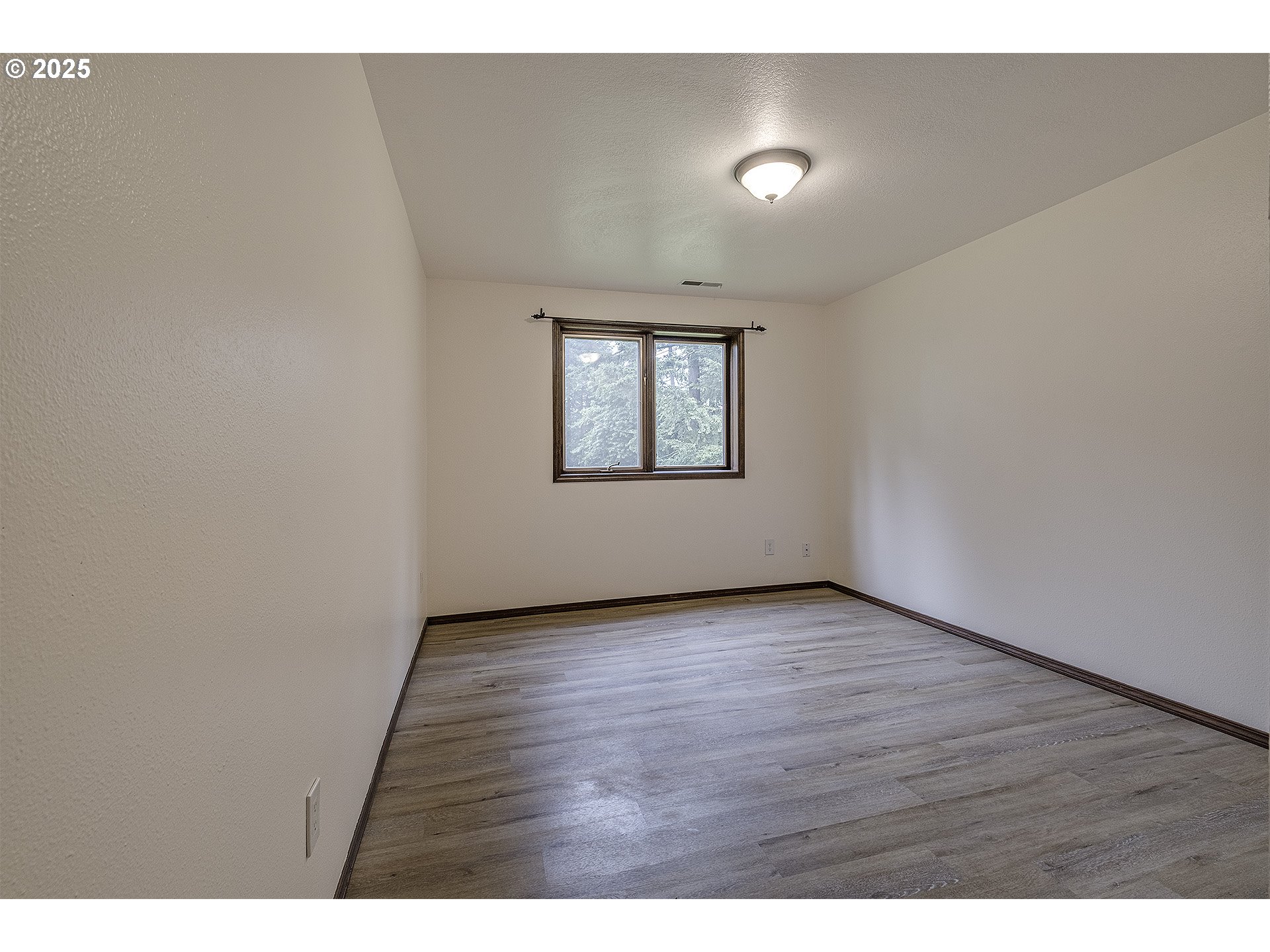 21445 Southwest Ornduff Road Hillsboro, OR 97123 - Photo 16 of 35 Gallery Image 16