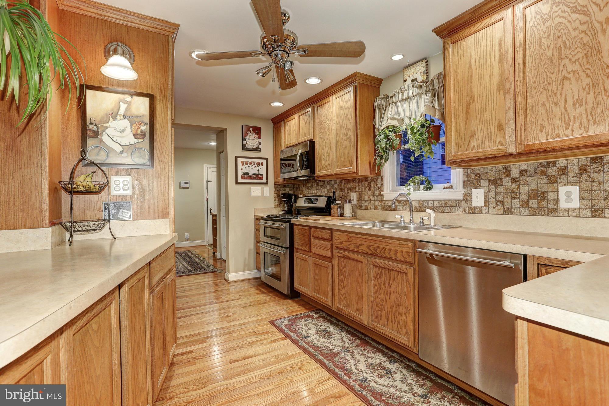 6412 Sherwood Road Baltimore, MD 21239 - Photo 13 of 30 So much space!
