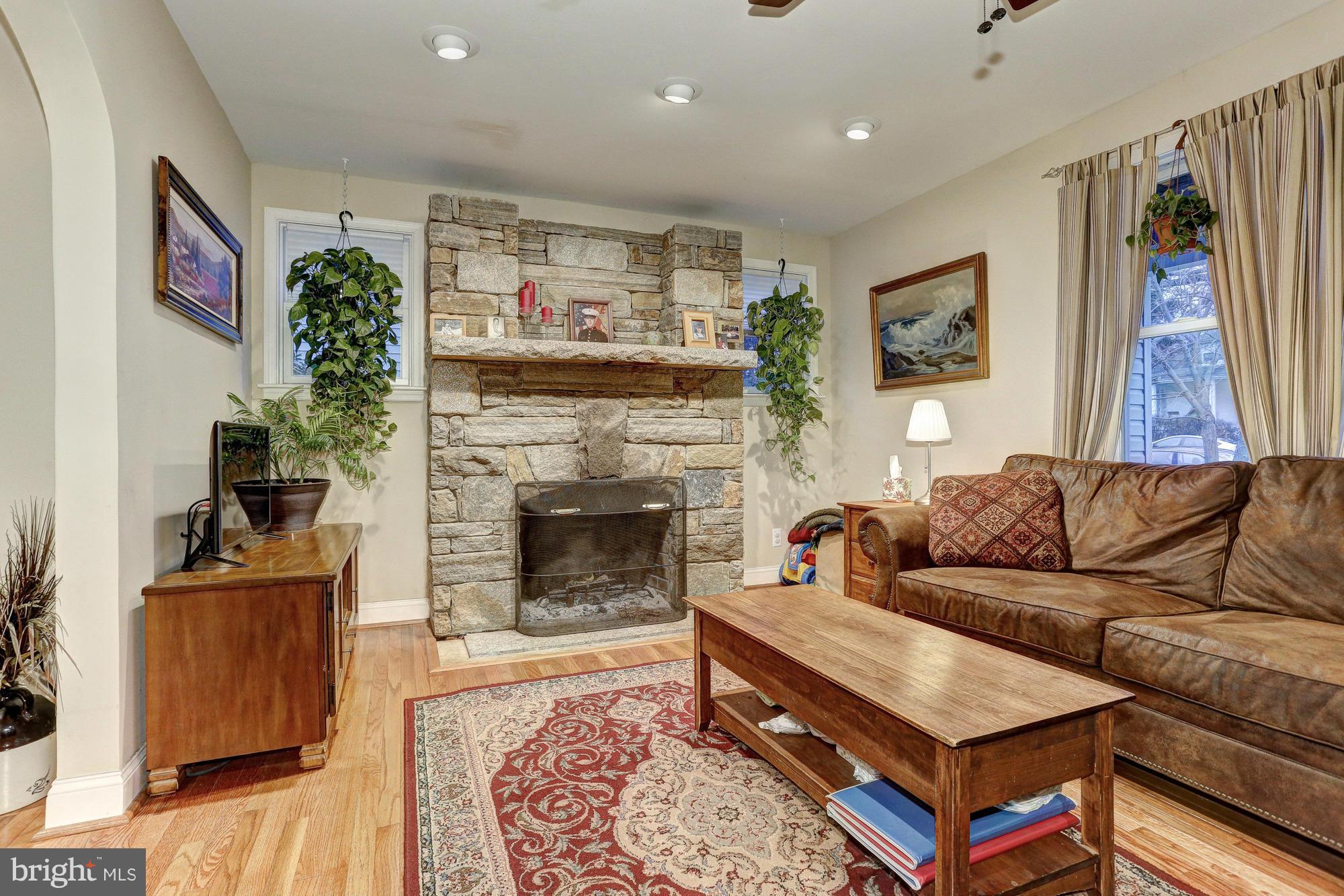 6412 Sherwood Road Baltimore, MD 21239 - Photo 9 of 30 Gorgeous hardwoods