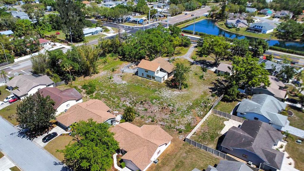 7720 Tuttle Avenue Sarasota, FL 34243 - Photo 9 of 12