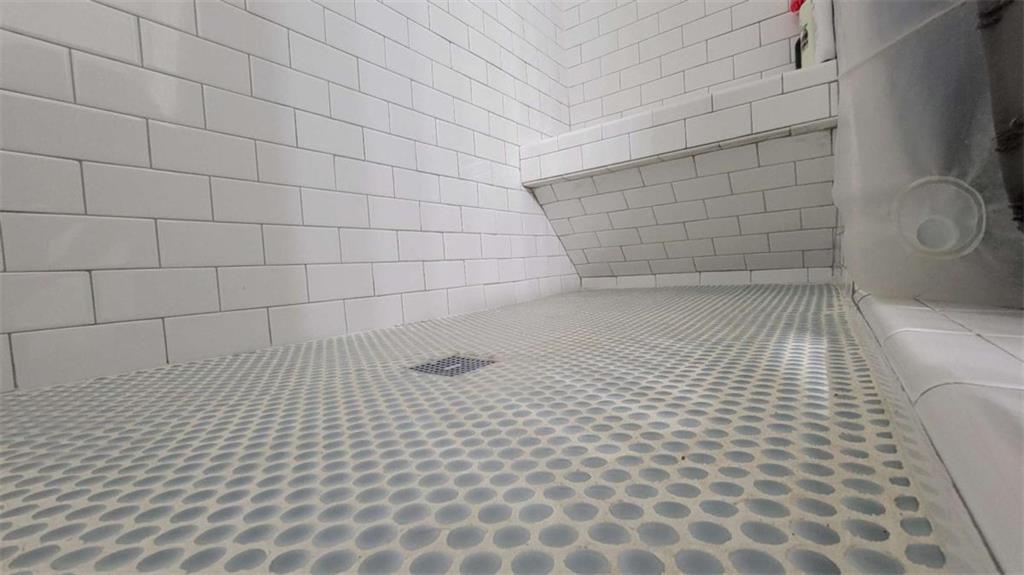 2140 Summerset Drive Monroe, GA 30656 - Photo 17 of 43 a bathroom with a shower