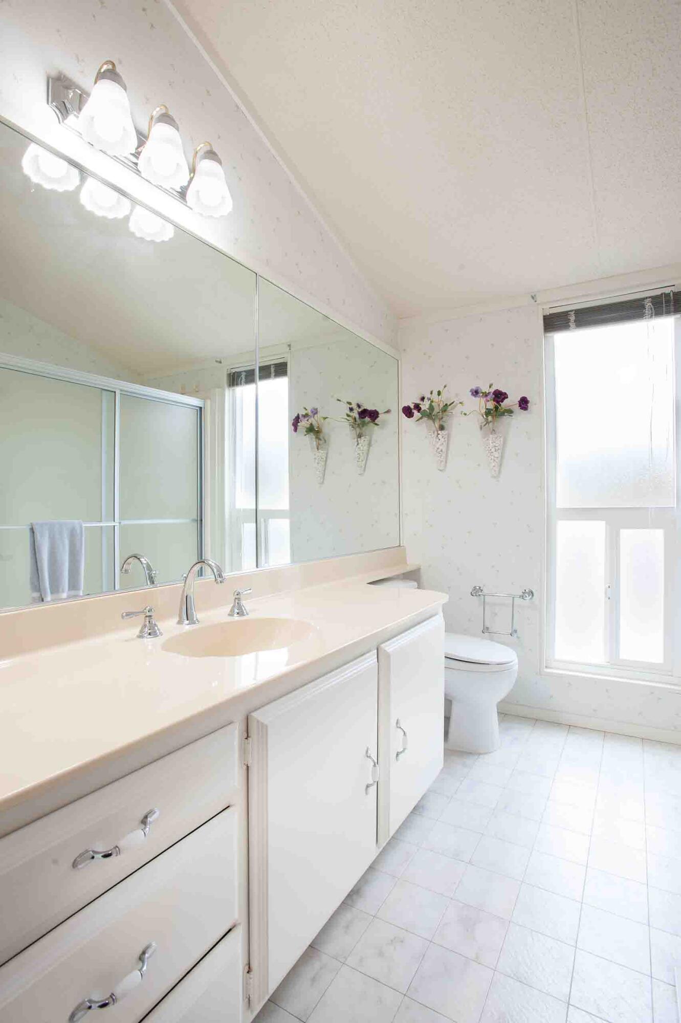 6180 Via Real, Unit 10 Carpinteria, CA 93013 - Photo 16 of 23 second bathroom