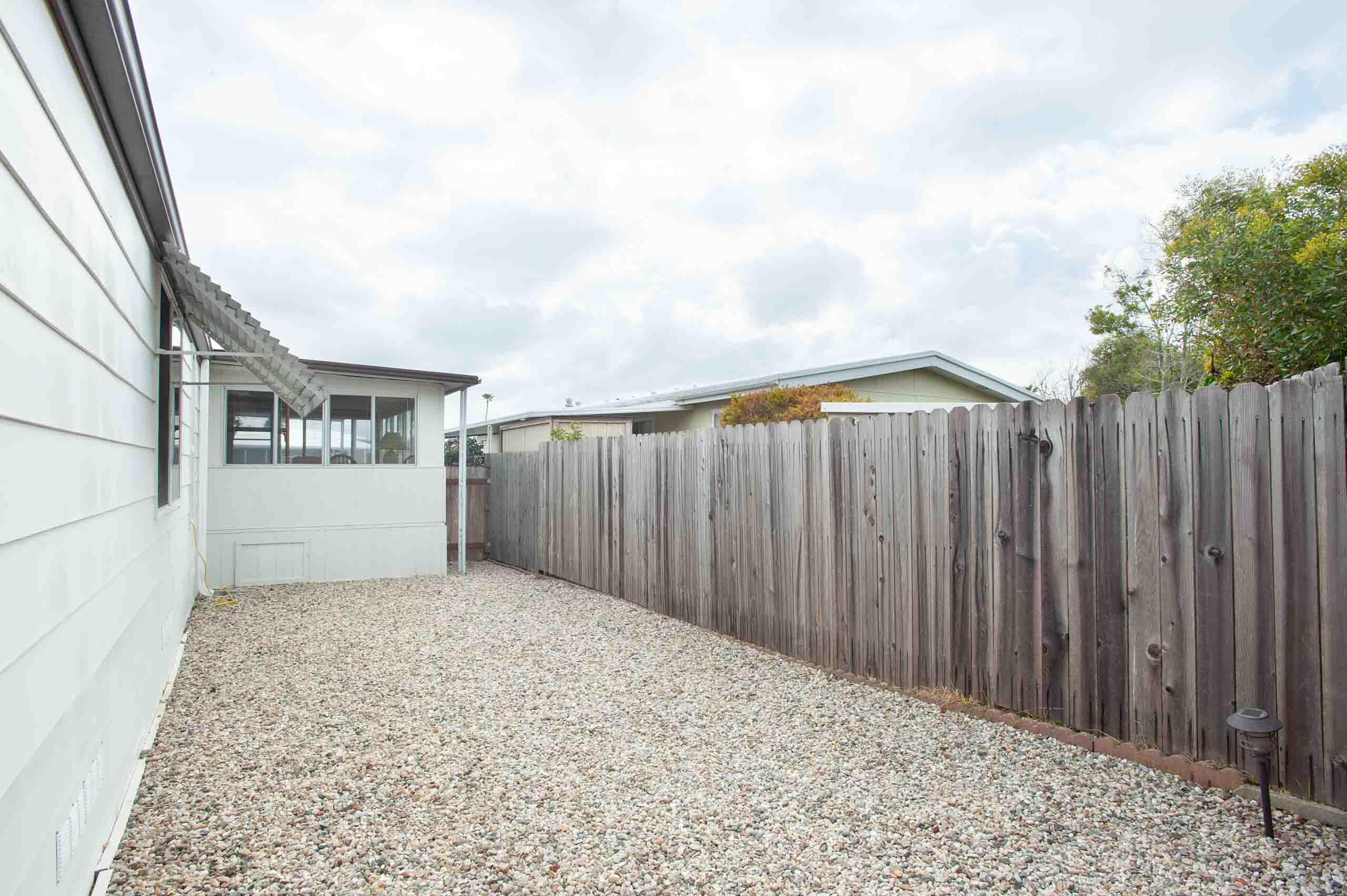 6180 Via Real, Unit 10 Carpinteria, CA 93013 - Photo 21 of 23 side yard