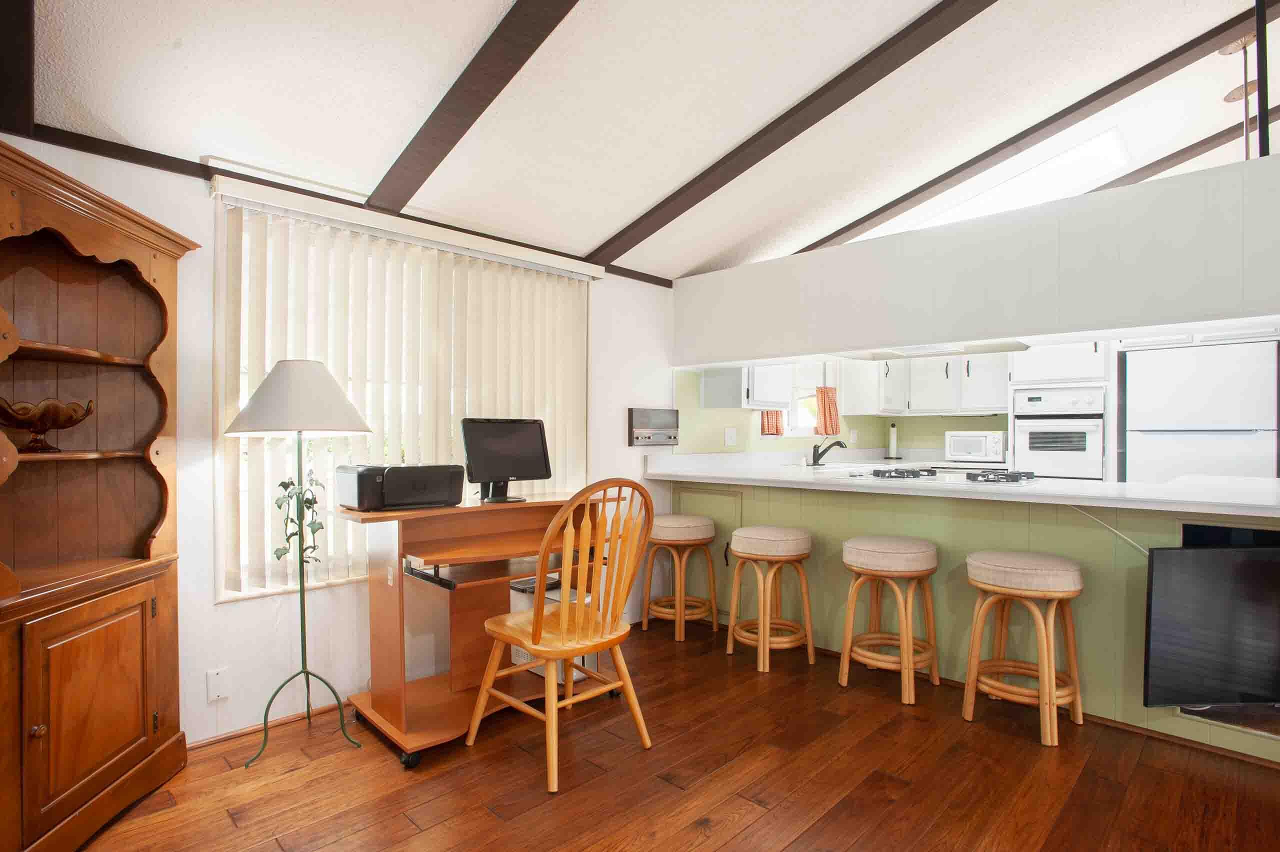 6180 Via Real, Unit 10 Carpinteria, CA 93013 - Photo 4 of 23 family room