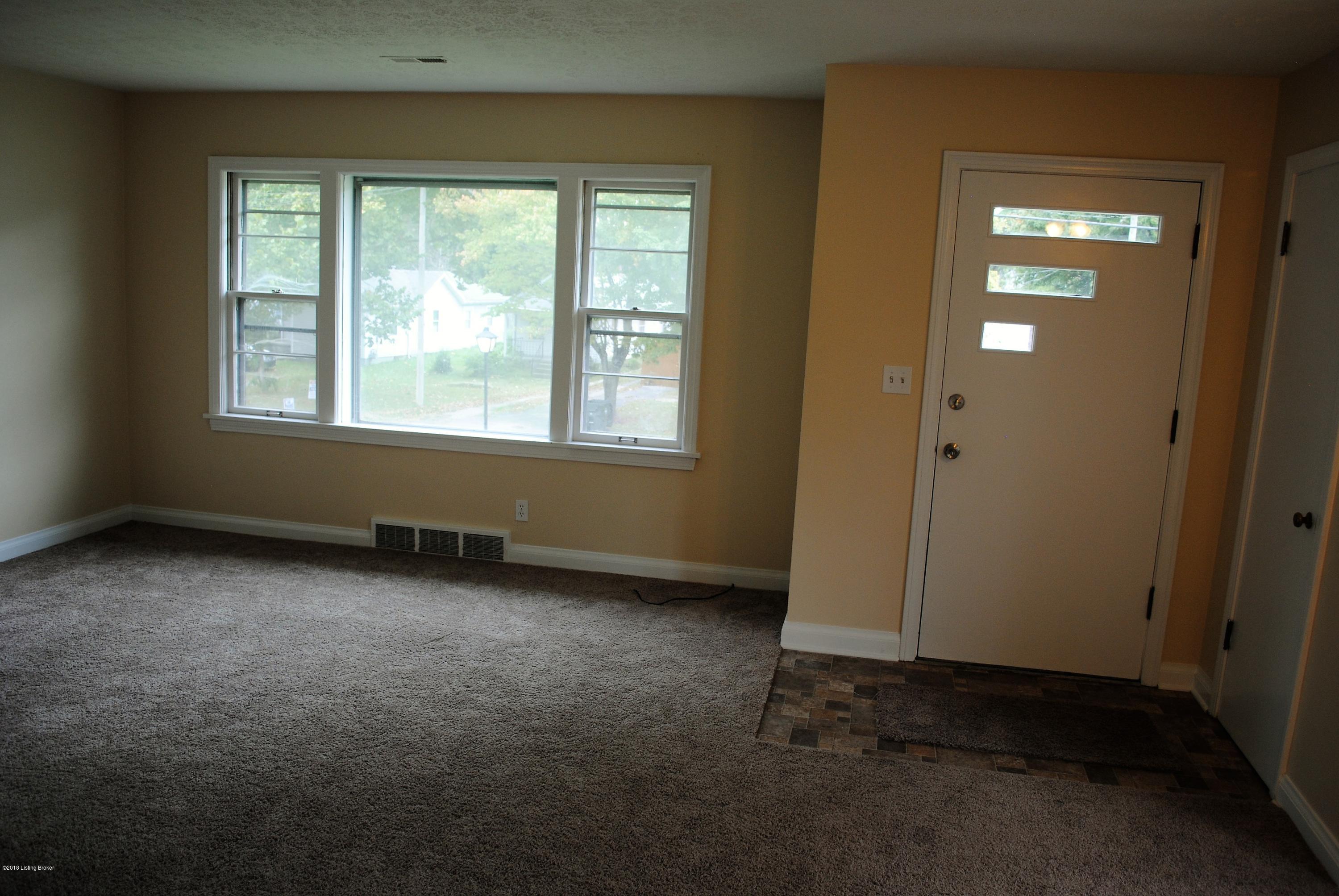 3504 Dell Road Louisville, KY 40299 - Photo 2 of 21 DSC_0002