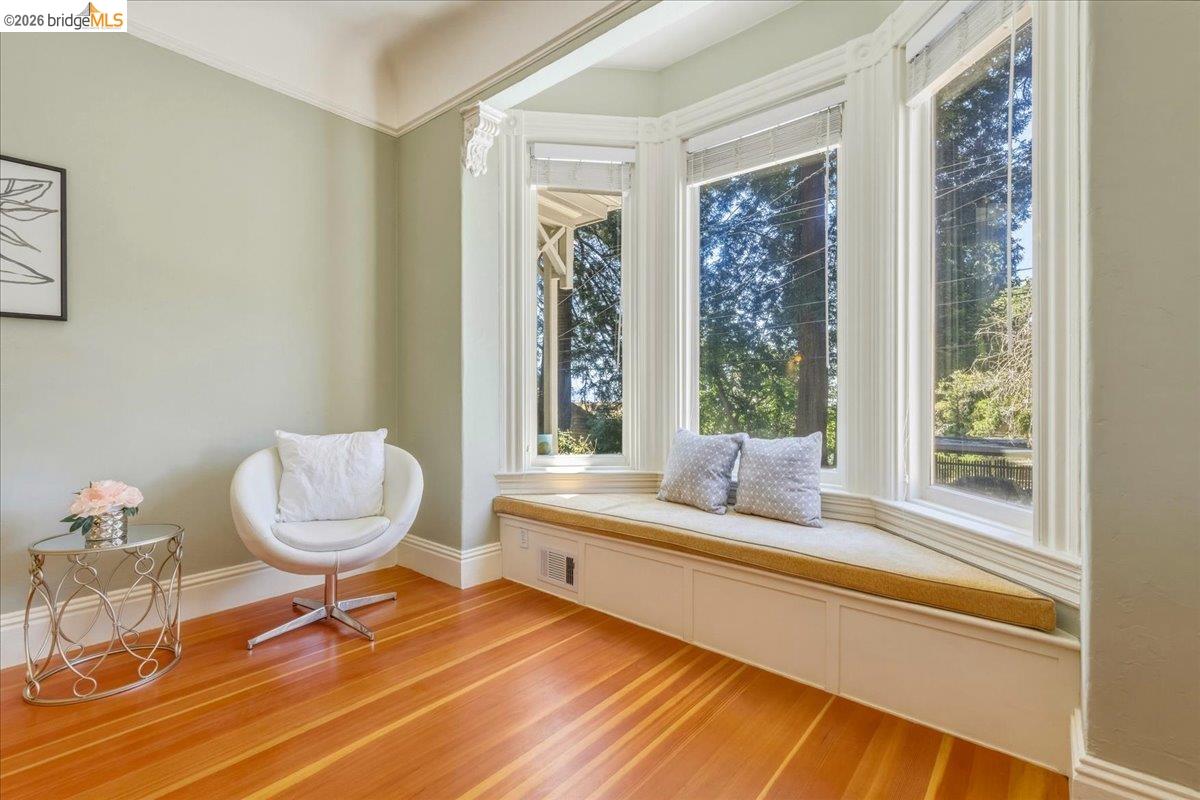 1631 La Vereda Road Berkeley, CA 94709 - Photo 21 of 42 Bay window seating with integrated storage