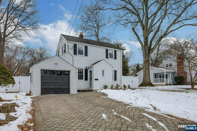 $699,000 | 19 Pine Street, Closter, NJ 07624