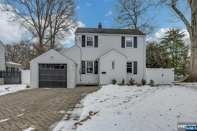 $699,000 | 19 Pine Street, Closter, NJ 07624