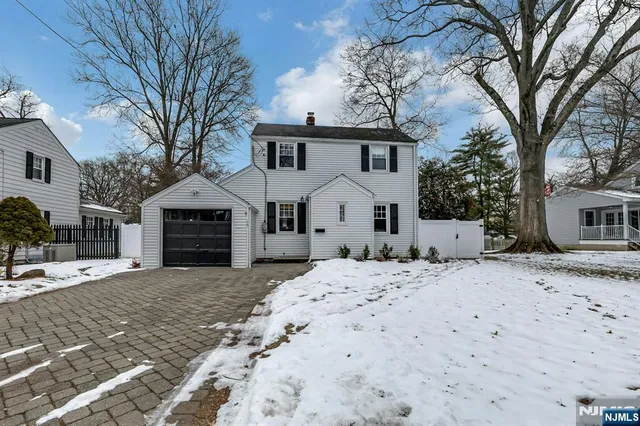 $699,000 | 19 Pine Street, Closter, NJ 07624