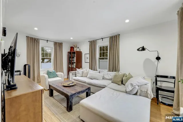 $699,000 | 19 Pine Street, Closter, NJ 07624